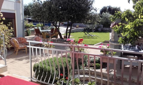 Garden, Entertainment