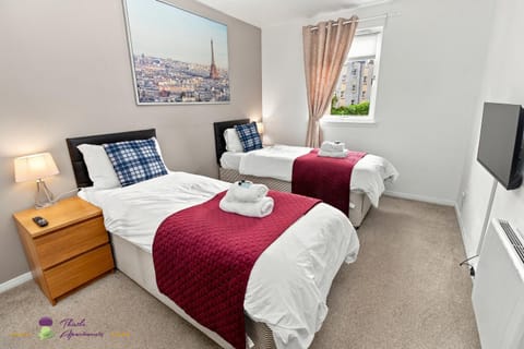 Bed, TV and multimedia, Bedroom, City view, wardrobe