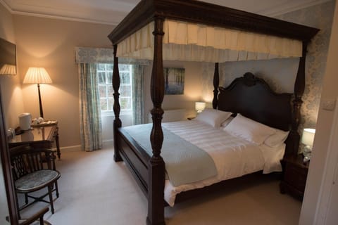 Coffee/tea facilities, Bedroom, Mountain view