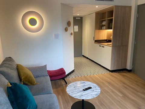 Kitchen or kitchenette, Photo of the whole room, Seating area