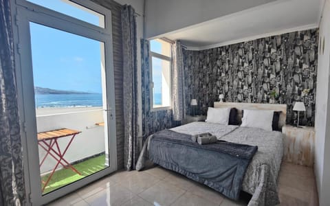 Bed, View (from property/room), Balcony/Terrace, Bedroom, Sea view