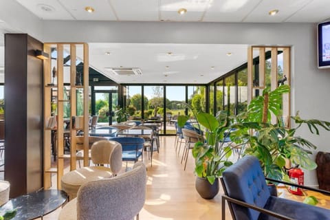 Communal lounge/ TV room, Facade/entrance, Living room, Lounge or bar