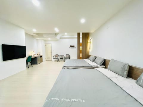 Bedroom, bunk bed