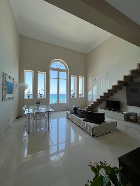 Living room, Sea view