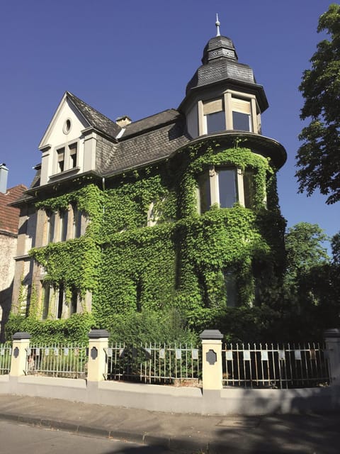 Property building, Facade/entrance