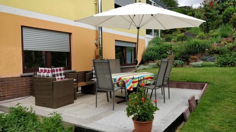 Garden, Balcony/Terrace