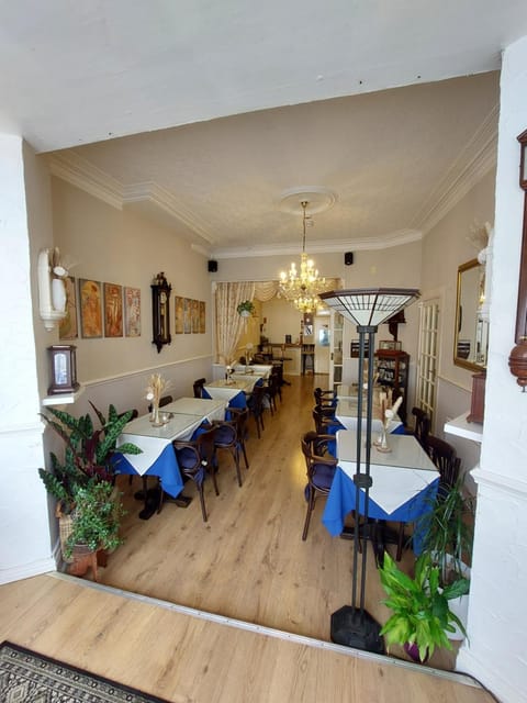 Restaurant/places to eat, Food