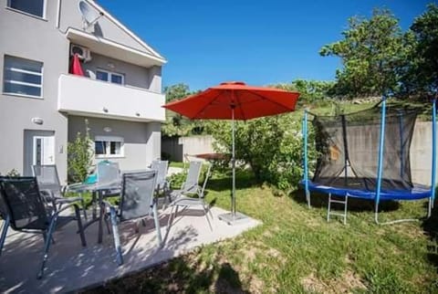 Patio, Facade/entrance, Natural landscape, Children play ground, Garden