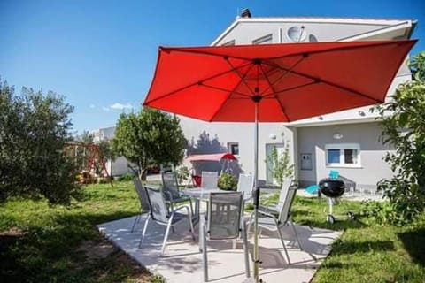 Patio, Facade/entrance, BBQ facilities, Garden