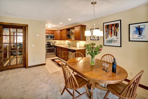 Dining area, kitchen