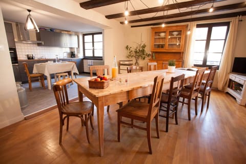 Kitchen or kitchenette, Living room, Dining area