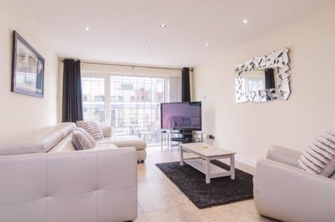 Central City Apartment - Free Parking Apartment in Belfast