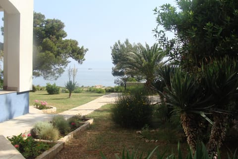 Garden view, Sea view