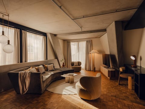 Living room, Seating area