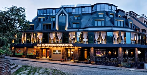 Property building, Facade/entrance, Day