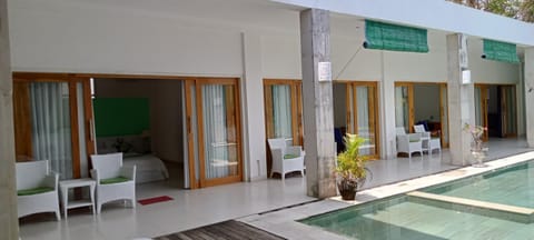 Villa Putih Lovina Bed and Breakfast in Buleleng
