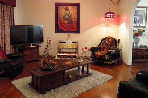 Communal lounge/ TV room
