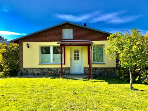 Property building, Spring, Day, Garden, Garden view
