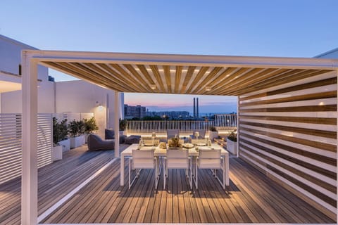 Balcony/Terrace, City view