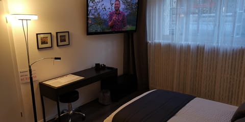 TV and multimedia, Photo of the whole room