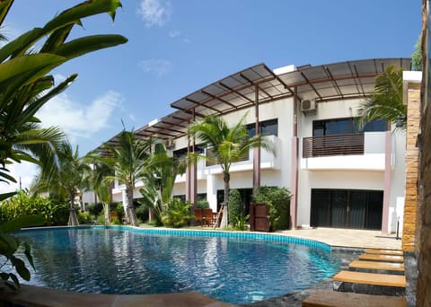 Swimming pool, Swimming pool