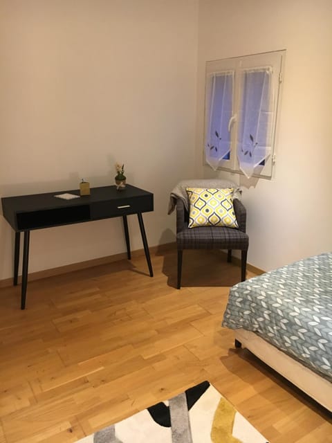 Bed, Photo of the whole room, Bedroom, hair dresser