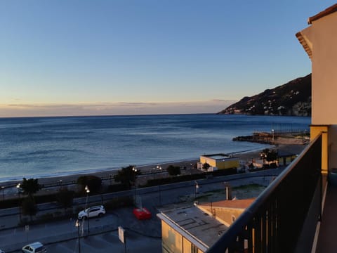 Balcony/Terrace, Sea view, Sunrise
