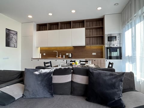 Kitchen or kitchenette, Living room