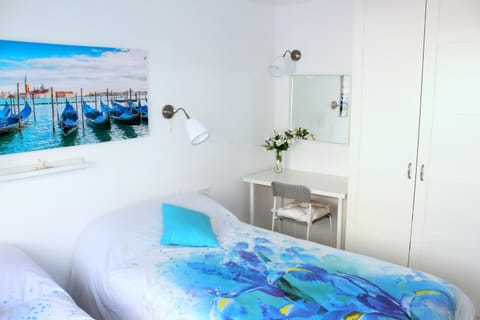 Cosmo Grey Apartment in L'Hospitalet de Llobregat