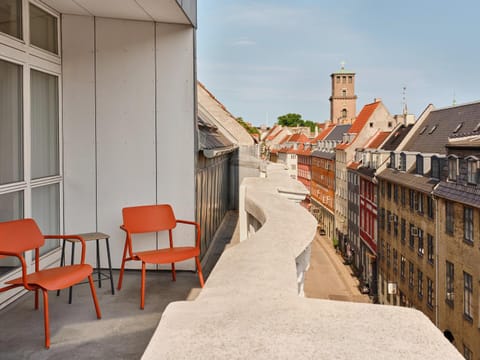 View (from property/room), Balcony/Terrace, City view