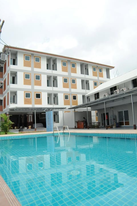 Swimming pool, Swimming pool