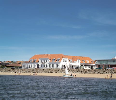 Property building, Day, Beach