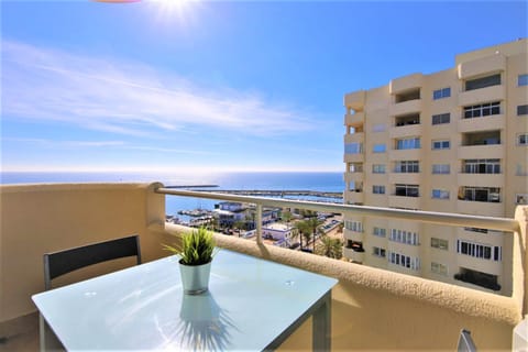 Property building, Balcony/Terrace, Seating area, Dining area, Sea view