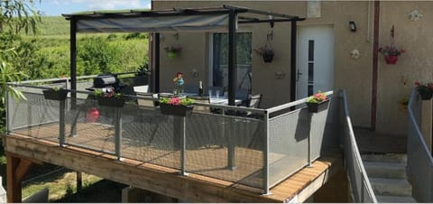 View (from property/room), Balcony/Terrace