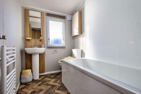 Sycamore Farm Park Campground/ 
RV Resort in Burgh le Marsh