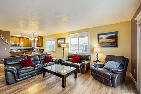 Salt Water Beach House House in Rockaway Beach