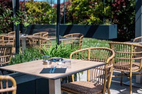 Patio, Restaurant/places to eat