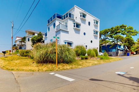 Harbor SeaShell House in Devils Lake