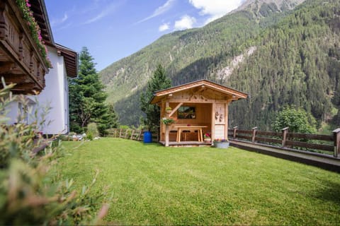 Natural landscape, Activities, BBQ facilities, Garden, Balcony/Terrace, Seating area, On site, Garden view