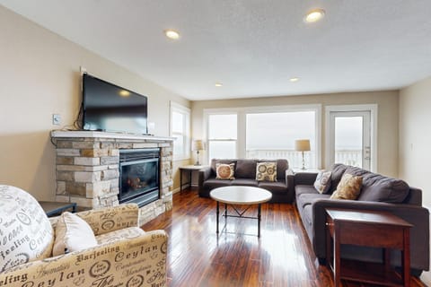 The Whale -Upper House in Lincoln City