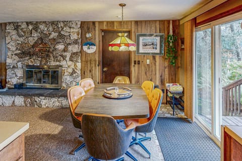 Rhododendron Grove House in Cannon Beach