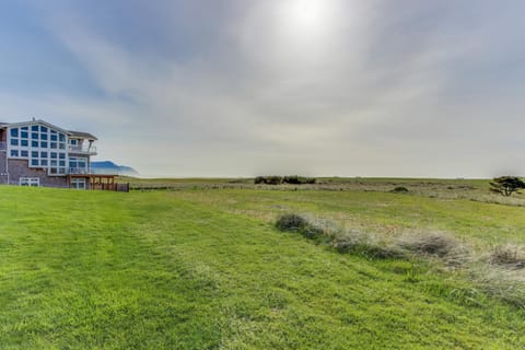 Captain's Quarters Apartment in Gearhart