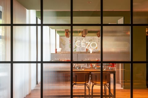 Restaurant/places to eat, Food and drinks, Breakfast