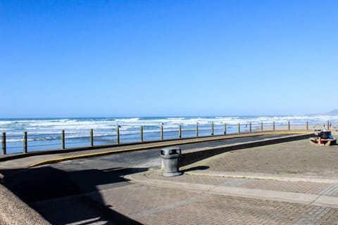 Beach Retreat -- Lower Retreat House in Newport