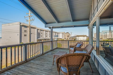 Beach Retreat -- Upper Retreat House in Newport