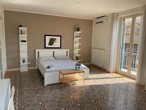 Bed, Photo of the whole room, Bedroom, air conditioner