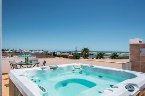 Natural landscape, Hot Tub, Pool view, Sea view