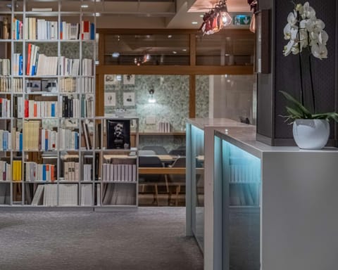 Lobby or reception, On site