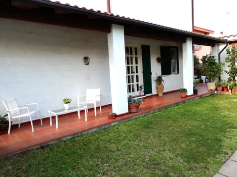 Property building, Patio, Garden