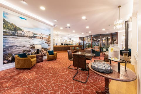 Restaurant/places to eat, Lounge or bar, Seating area